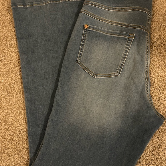 INC PULL ON BELL BOTTOMS - Picture 3 of 5